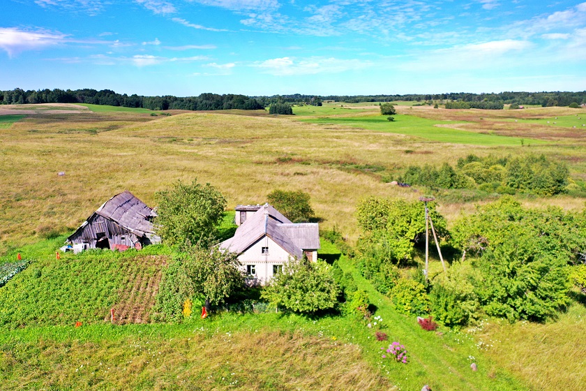 SODYBA — VIENKIEMIS MOLĖTŲ R., MASIULIŠKIŲ K., TIK 57 KM. NUO VILNIAUS